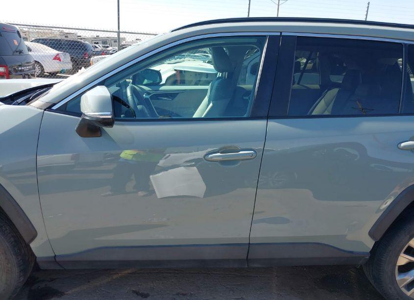 Photo 14 of 2021 Toyota Rav4 XLE PREMIUM (VIN 2T3A1RFV8MW213935)