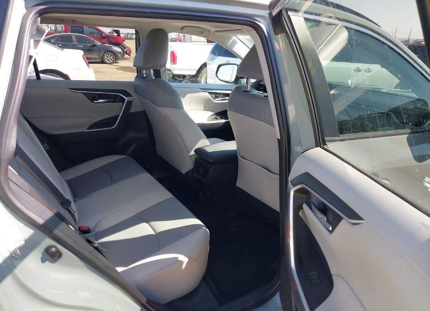 Photo 8 of 2021 Toyota Rav4 XLE PREMIUM (VIN 2T3A1RFV8MW213935)