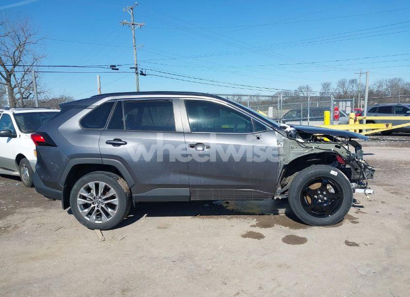 Photo 13 of 2022 Toyota Rav4 XLE PREMIUM (VIN 2T3A1RFV8NC297757)