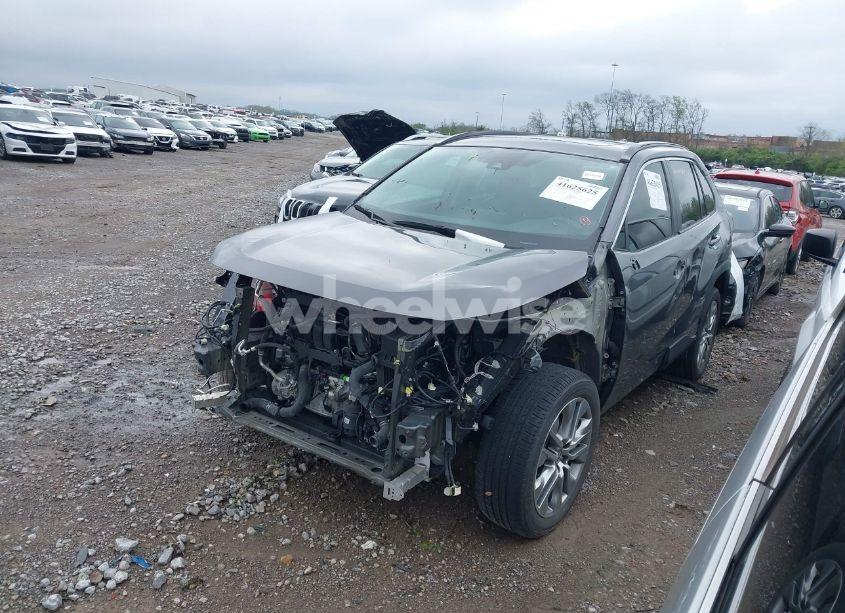 Photo 2 of 2022 Toyota Rav4 XLE PREMIUM (VIN 2T3A1RFV8NC297757)