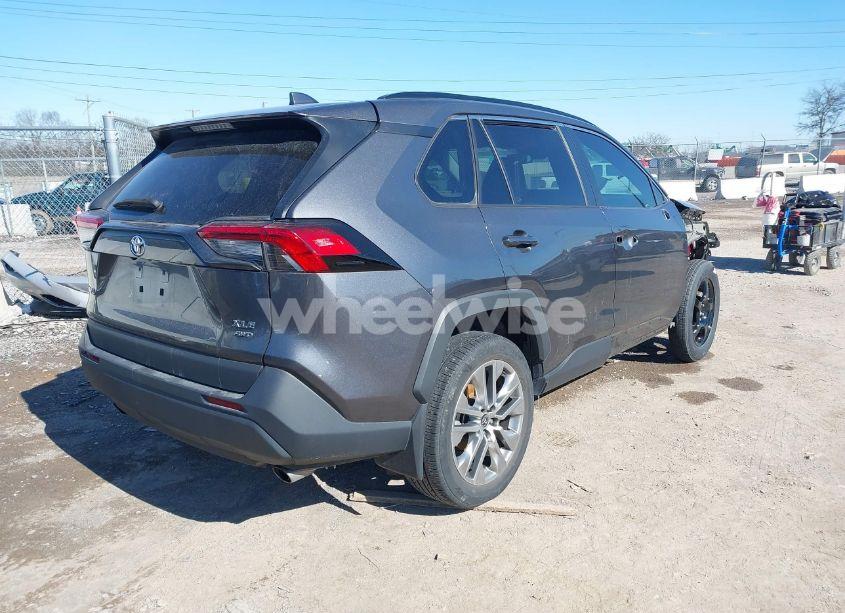 Photo 4 of 2022 Toyota Rav4 XLE PREMIUM (VIN 2T3A1RFV8NC297757)