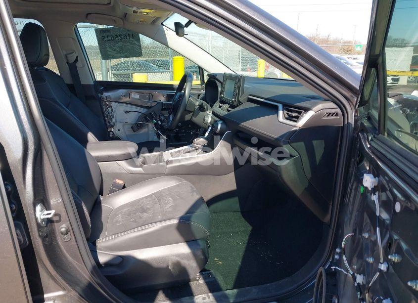 Photo 5 of 2022 Toyota Rav4 XLE PREMIUM (VIN 2T3A1RFV8NC297757)