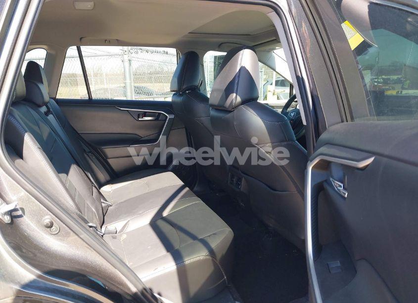 Photo 8 of 2022 Toyota Rav4 XLE PREMIUM (VIN 2T3A1RFV8NC297757)