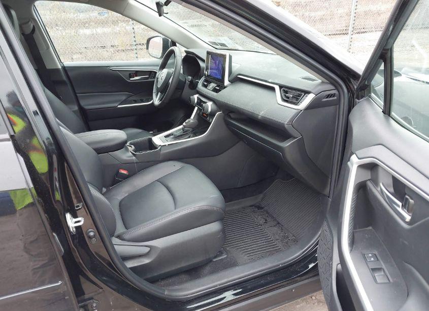 Photo 5 of 2023 Toyota Rav4 XLE PREMIUM (VIN 2T3A1RFV8PC336947)