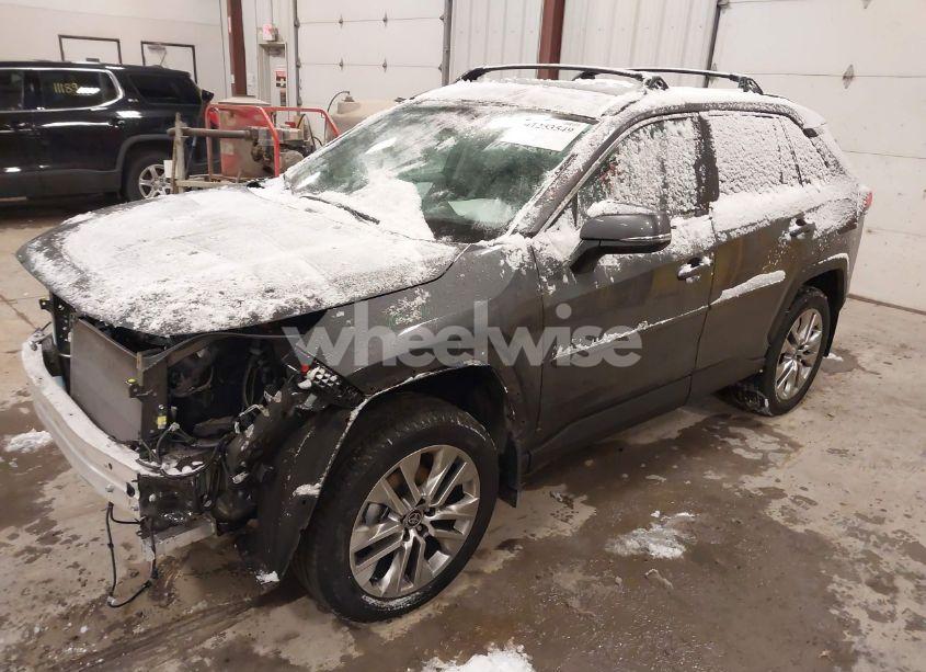 Photo 2 of 2024 Toyota Rav4 XLE PREMIUM (VIN 2T3A1RFV8RW435477)