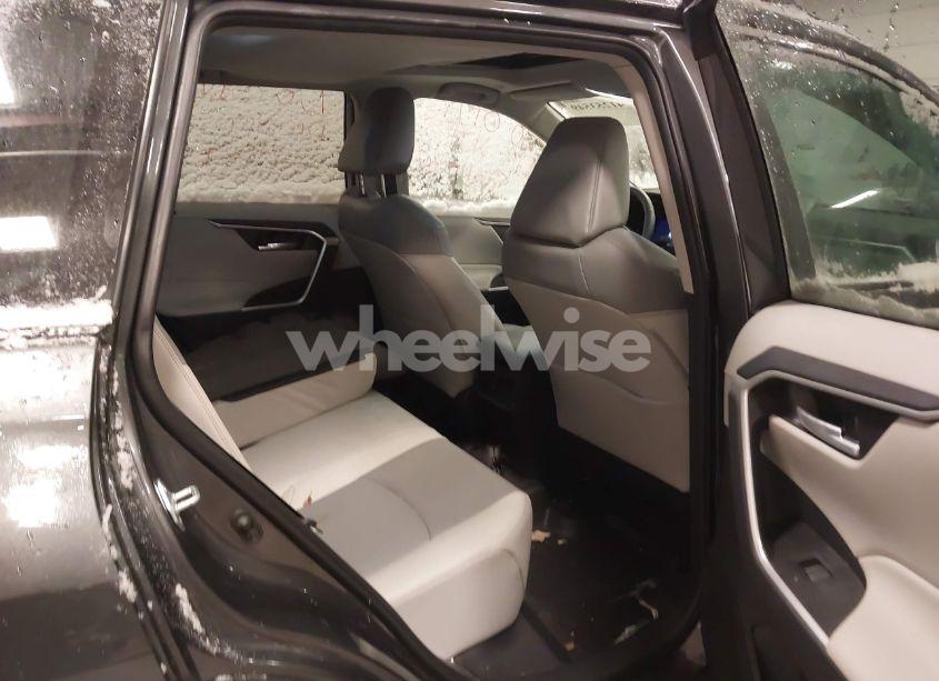 Photo 8 of 2024 Toyota Rav4 XLE PREMIUM (VIN 2T3A1RFV8RW435477)