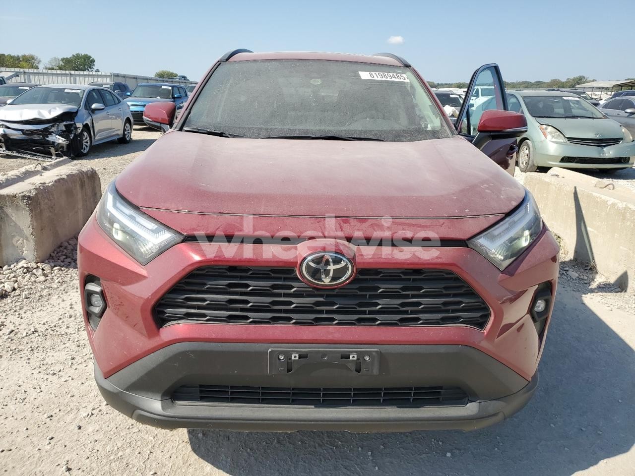 Photo 5 of 2025 TOYOTA RAV4 XLE PREMIUM (VIN 2T3A1RFV8SW540994)