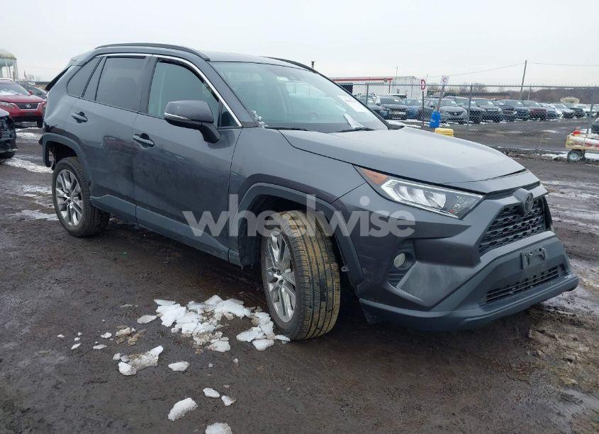 2019 Toyota Rav4 XLE PREMIUM (VIN 2T3A1RFV9KC025908) main photo