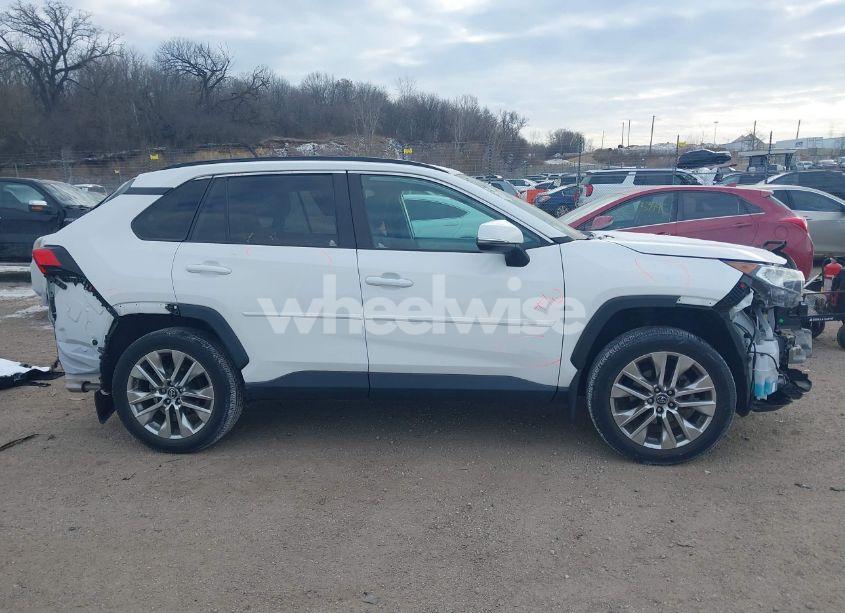 Photo 14 of 2019 Toyota Rav4 XLE PREMIUM (VIN 2T3A1RFV9KW045185)