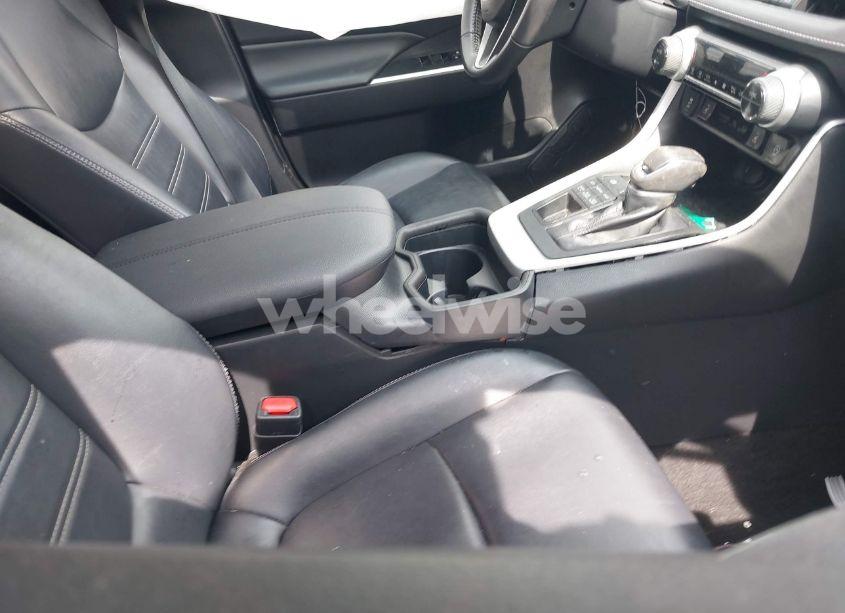 Photo 5 of 2020 Toyota Rav4 XLE PREMIUM (VIN 2T3A1RFV9LC069487)