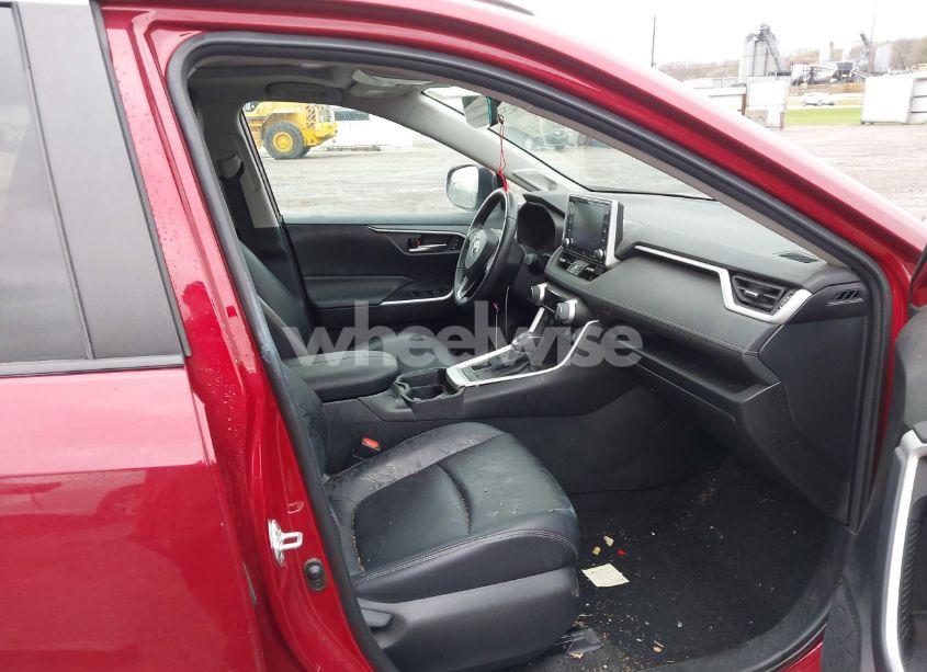 Photo 5 of 2020 Toyota Rav4 XLE PREMIUM (VIN 2T3A1RFV9LW113728)