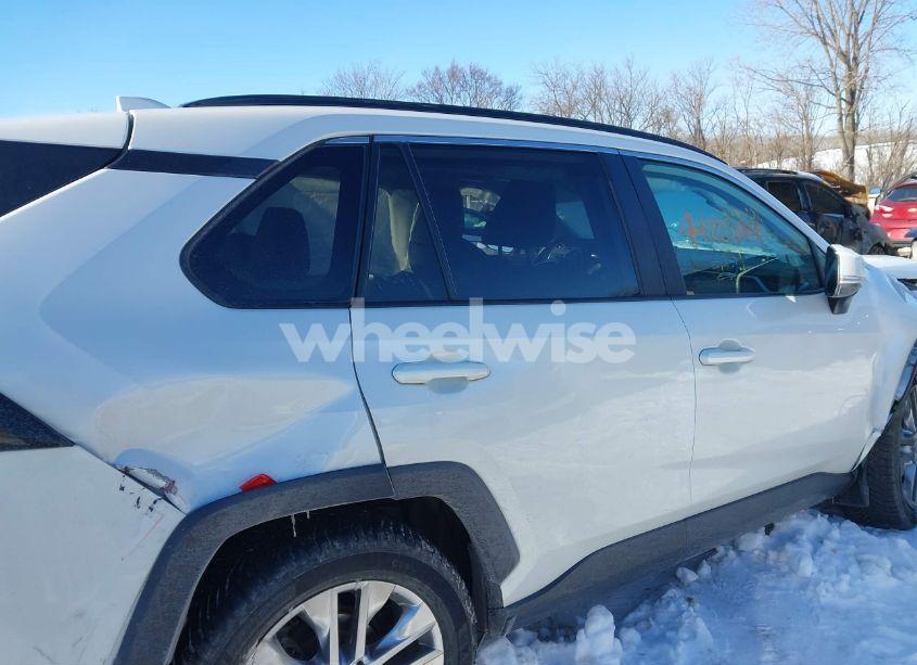 Photo 13 of 2021 Toyota Rav4 XLE PREMIUM (VIN 2T3A1RFV9MW150778)
