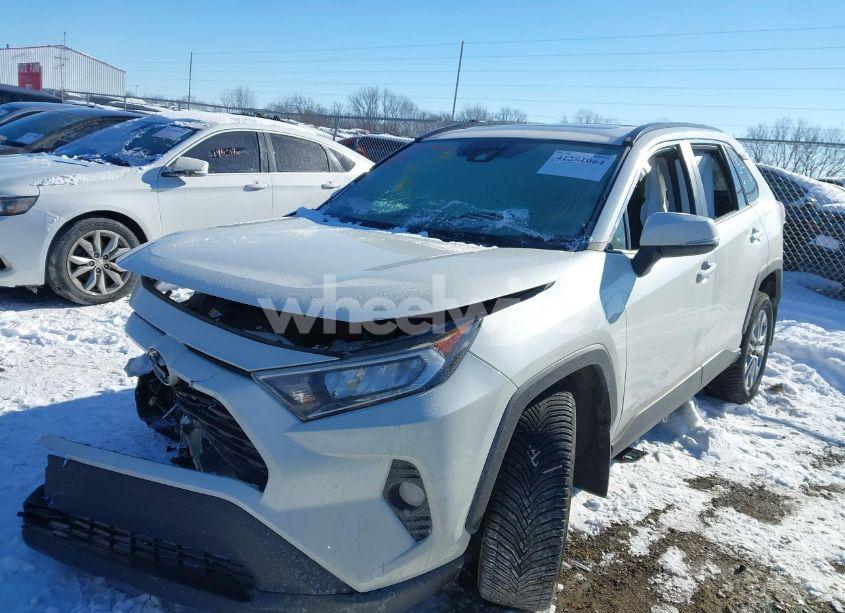 Photo 2 of 2021 Toyota Rav4 XLE PREMIUM (VIN 2T3A1RFV9MW150778)