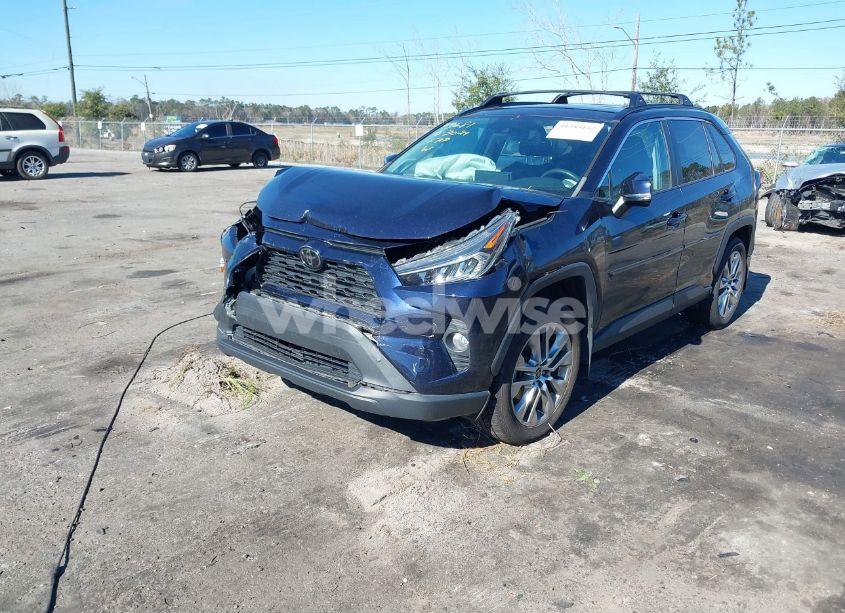 Photo 2 of 2021 Toyota Rav4 XLE PREMIUM (VIN 2T3A1RFV9MW191749)