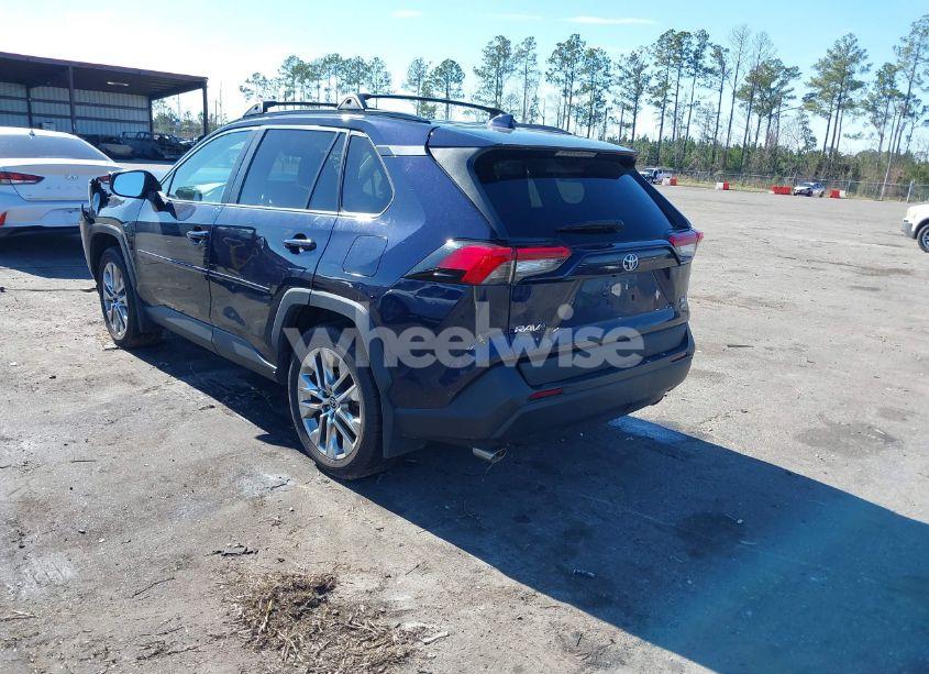 Photo 3 of 2021 Toyota Rav4 XLE PREMIUM (VIN 2T3A1RFV9MW191749)