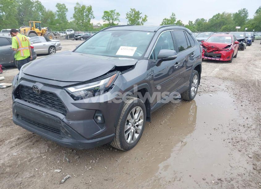 Photo 2 of 2024 Toyota Rav4 XLE PREMIUM (VIN 2T3A1RFV9RC411142)