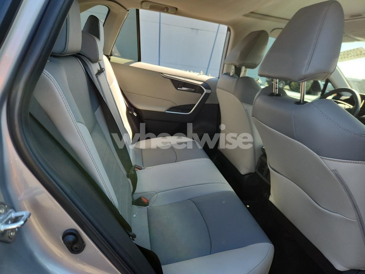 Photo 11 of 2025 TOYOTA RAV4 XLE PREMIUM (VIN 2T3A1RFV9SC504037)