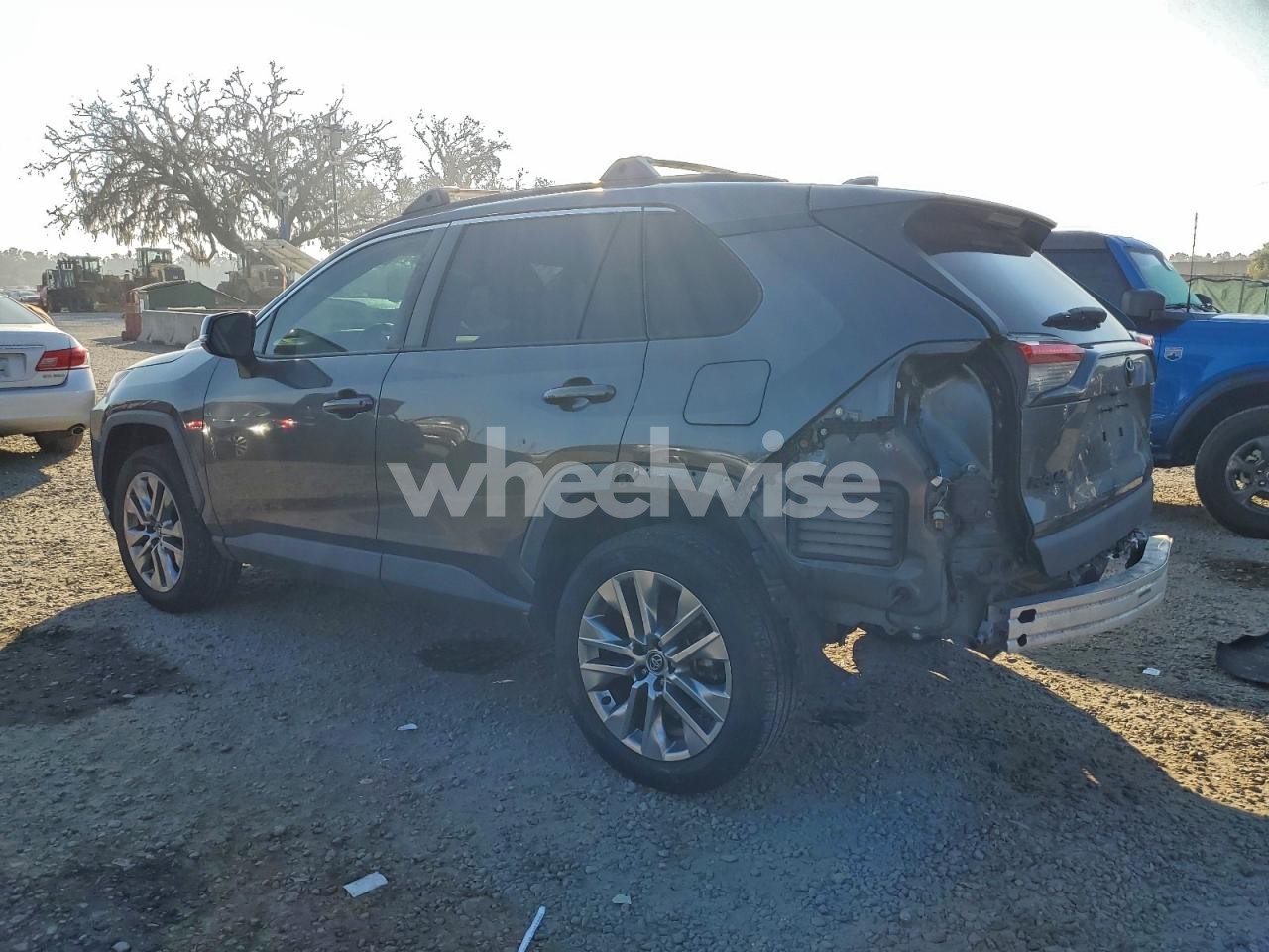 Photo 2 of 2020 TOYOTA RAV4 XLE PREMIUM (VIN 2T3A1RFVXLC137330)