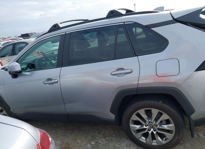 Photo 15 of 2021 Toyota Rav4 XLE PREMIUM (VIN 2T3A1RFVXMC184326)