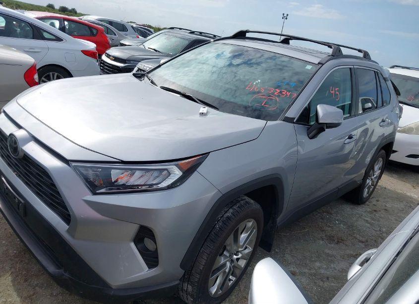 Photo 2 of 2021 Toyota Rav4 XLE PREMIUM (VIN 2T3A1RFVXMC184326)