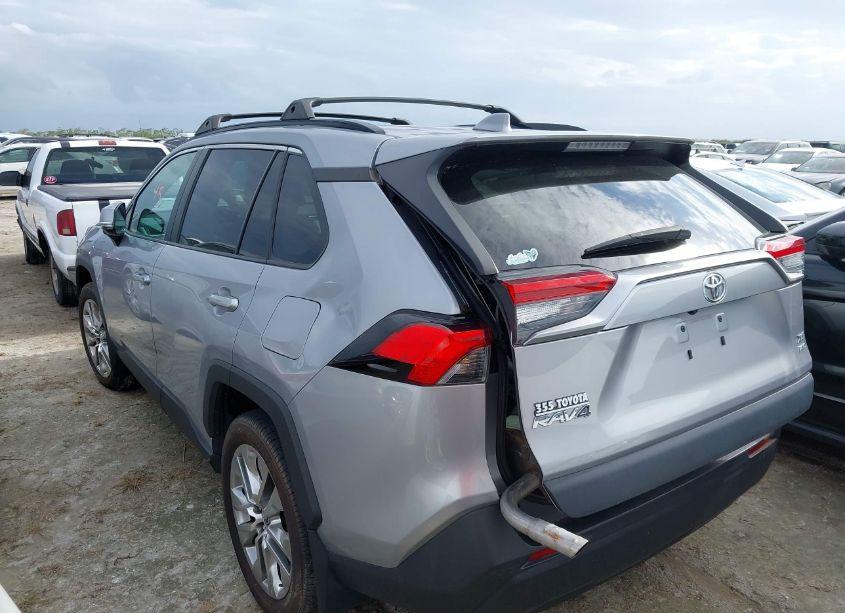 Photo 3 of 2021 Toyota Rav4 XLE PREMIUM (VIN 2T3A1RFVXMC184326)