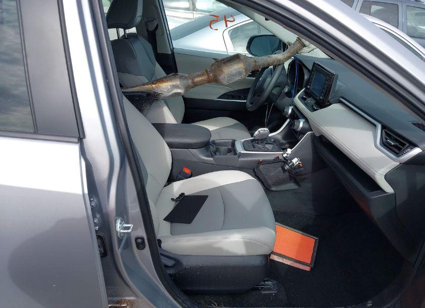 Photo 5 of 2021 Toyota Rav4 XLE PREMIUM (VIN 2T3A1RFVXMC184326)