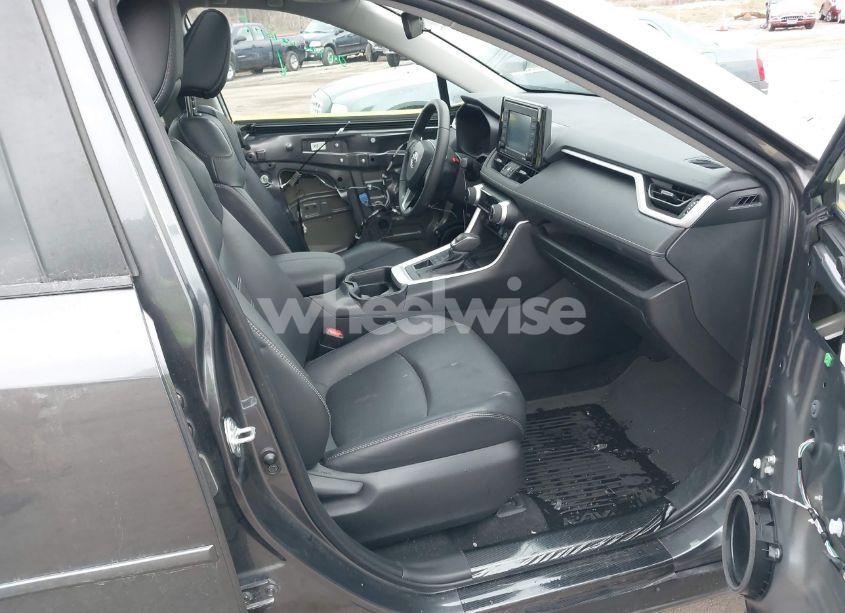 Photo 5 of 2021 Toyota Rav4 XLE PREMIUM (VIN 2T3A1RFVXMC204414)