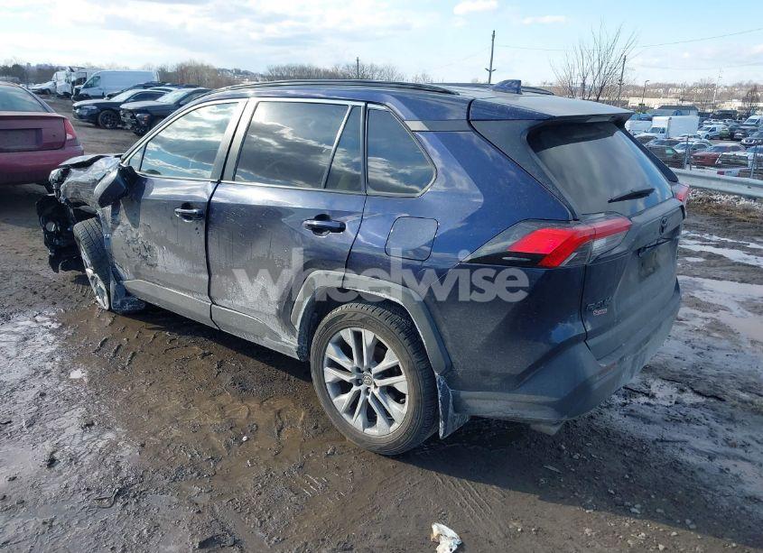 Photo 3 of 2021 Toyota Rav4 XLE PREMIUM (VIN 2T3A1RFVXMW170960)