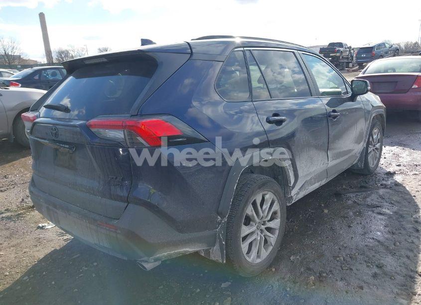 Photo 4 of 2021 Toyota Rav4 XLE PREMIUM (VIN 2T3A1RFVXMW170960)