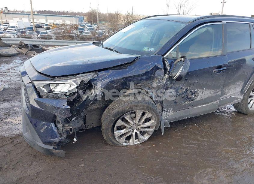 Photo 6 of 2021 Toyota Rav4 XLE PREMIUM (VIN 2T3A1RFVXMW170960)