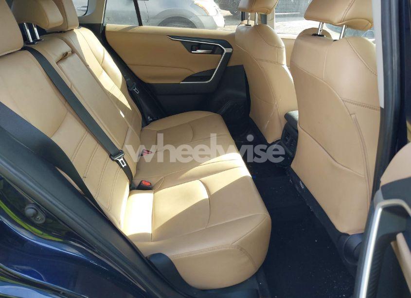 Photo 8 of 2021 Toyota Rav4 XLE PREMIUM (VIN 2T3A1RFVXMW170960)