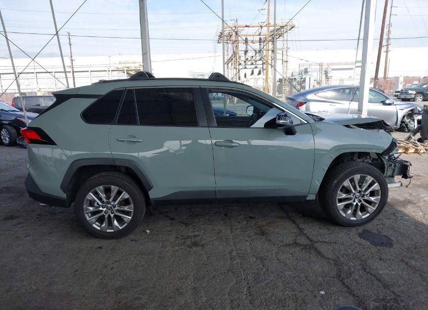 Photo 14 of 2021 Toyota Rav4 XLE PREMIUM (VIN 2T3A1RFVXMW188715)