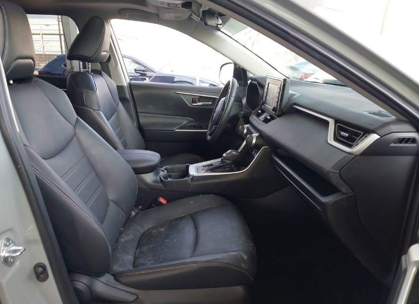 Photo 5 of 2021 Toyota Rav4 XLE PREMIUM (VIN 2T3A1RFVXMW188715)