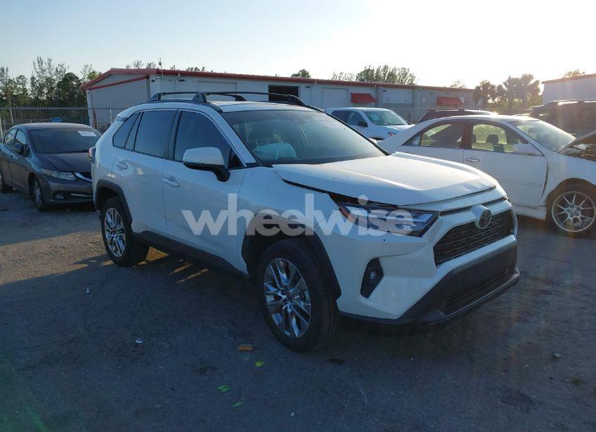 2022 Toyota Rav4 XLE PREMIUM (VIN 2T3A1RFVXNW255119) main photo