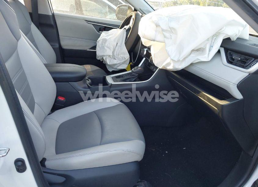 Photo 5 of 2022 Toyota Rav4 XLE PREMIUM (VIN 2T3A1RFVXNW255119)