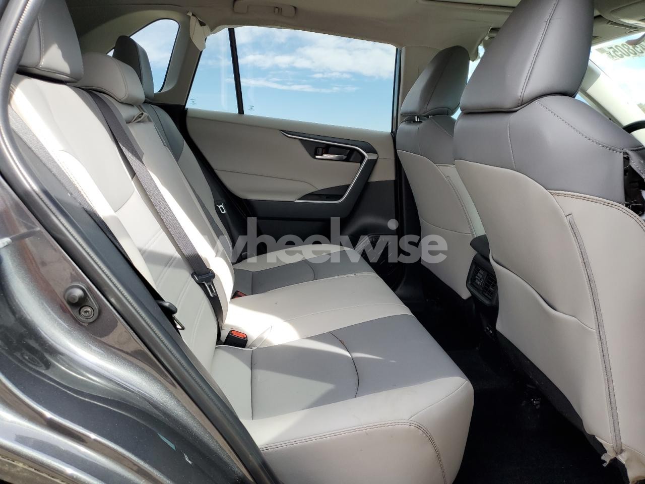 Photo 11 of 2022 TOYOTA RAV4 XLE PREMIUM (VIN 2T3A1RFVXNW318722)