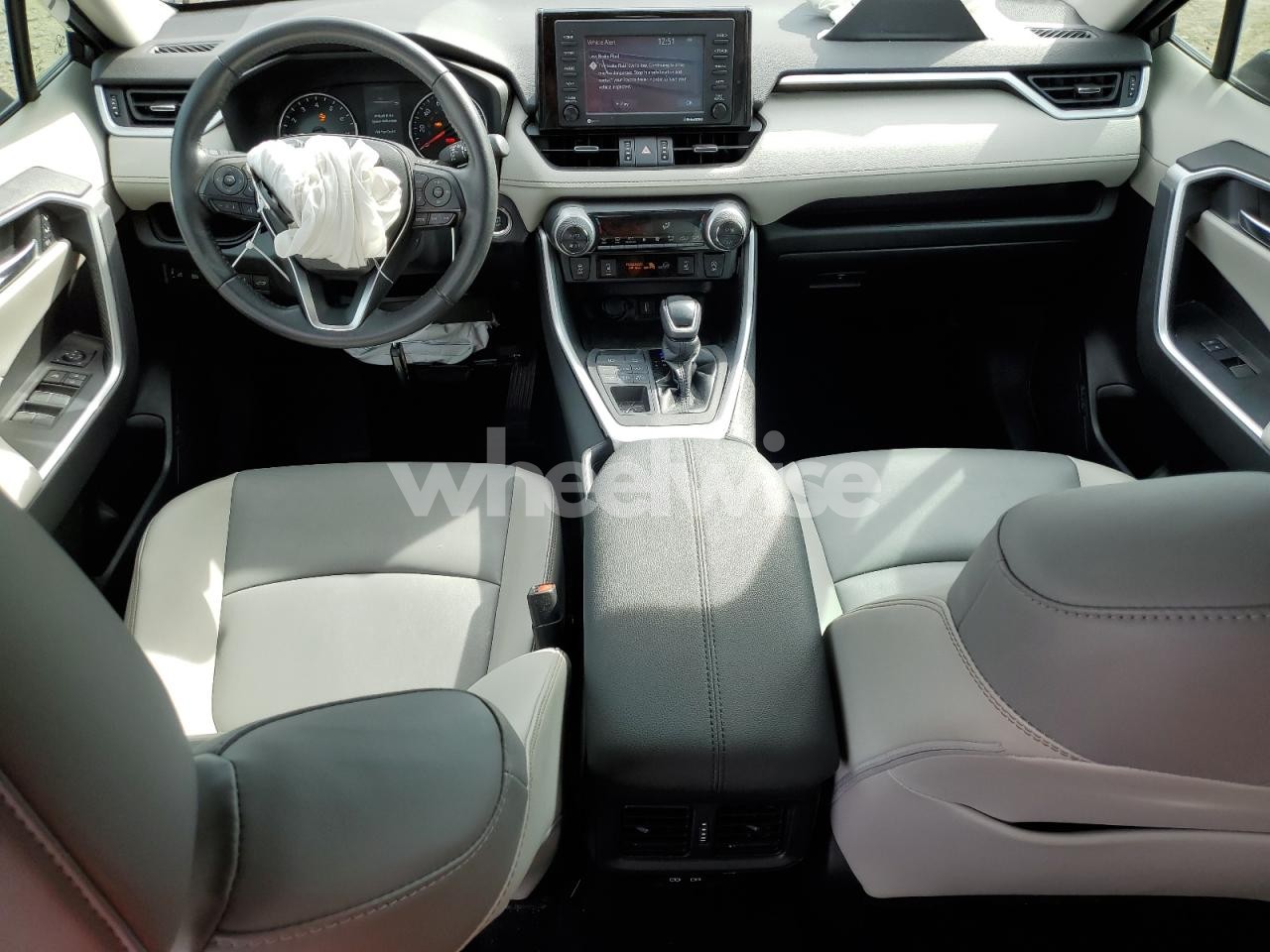 Photo 8 of 2022 TOYOTA RAV4 XLE PREMIUM (VIN 2T3A1RFVXNW318722)