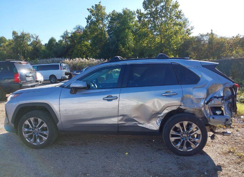 Photo 15 of 2023 Toyota Rav4 XLE PREMIUM (VIN 2T3A1RFVXPC369965)