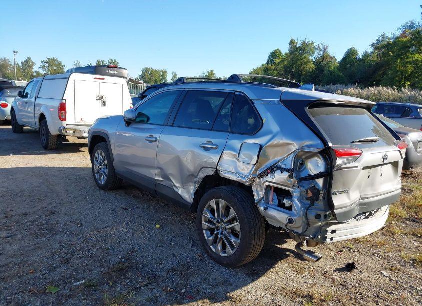 Photo 3 of 2023 Toyota Rav4 XLE PREMIUM (VIN 2T3A1RFVXPC369965)