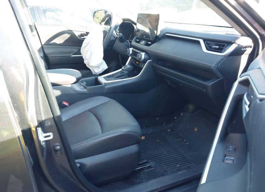Photo 5 of 2024 Toyota Rav4 XLE PREMIUM (VIN 2T3A1RFVXRC394318)