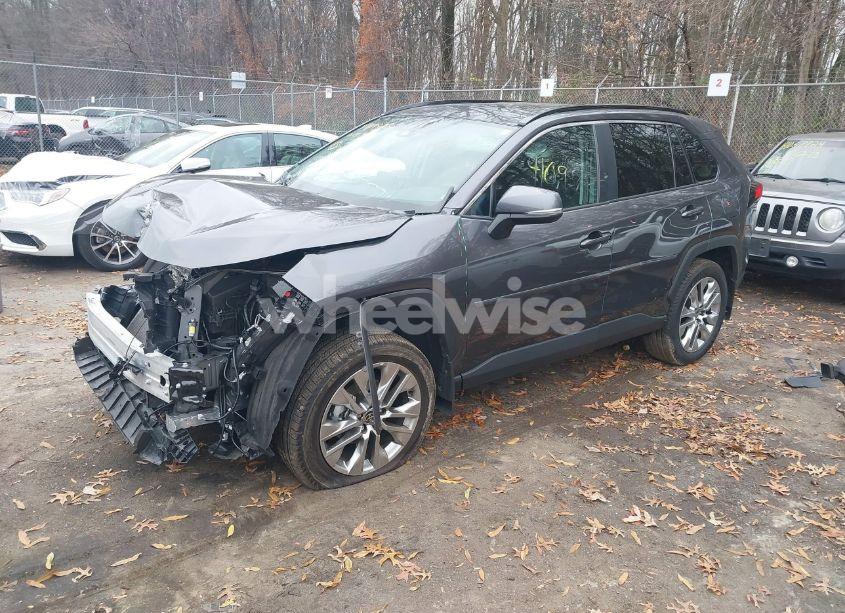 Photo 2 of 2024 Toyota Rav4 XLE PREMIUM (VIN 2T3A1RFVXRC416172)