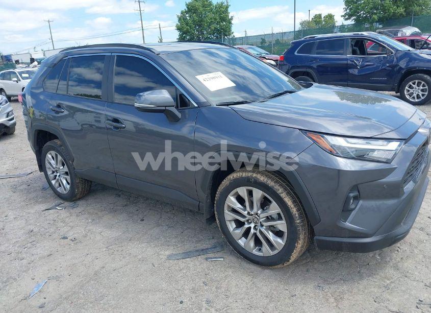 2025 Toyota Rav4 XLE PREMIUM (VIN 2T3A1RFVXSC509876) main photo