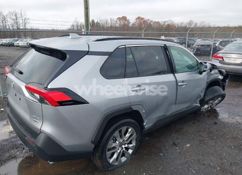 Photo 4 of 2025 Toyota Rav4 XLE PREMIUM (VIN 2T3A1RFVXSW499364)