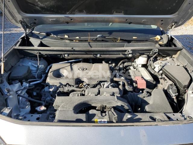 Photo 4 of 2020 TOYOTA RAV4 LE (VIN 2T3B1RFVXLC130706)