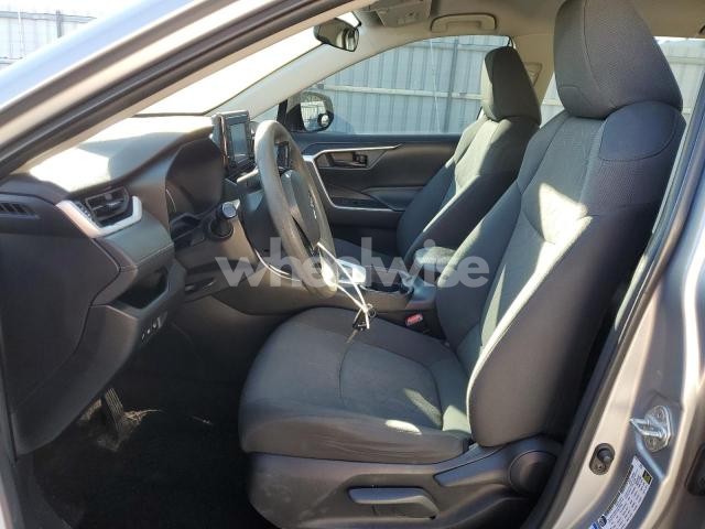 Photo 5 of 2020 TOYOTA RAV4 LE (VIN 2T3B1RFVXLC130706)