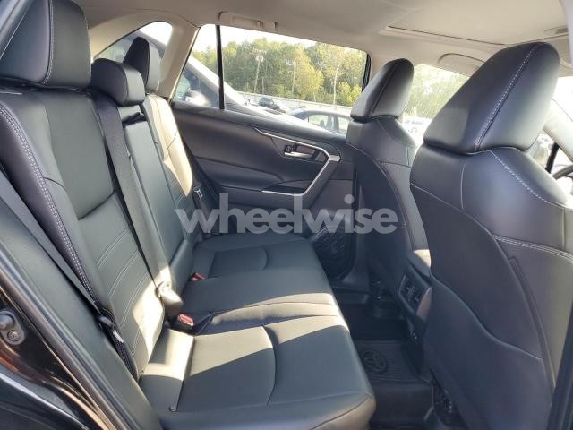 2024 TOYOTA RAV4 XLE PREMIUM (VIN 2T3B6RFV2RW083065) main photo