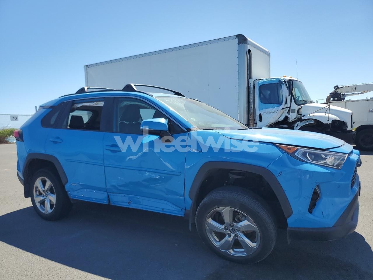 Photo 4 of 2021 TOYOTA RAV4 XLE PREMIUM (VIN 2T3B6RFV6MW009222)