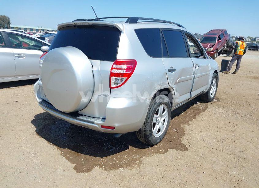 Photo 4 of 2011 Toyota Rav4 (VIN 2T3BF4DV1BW085420)