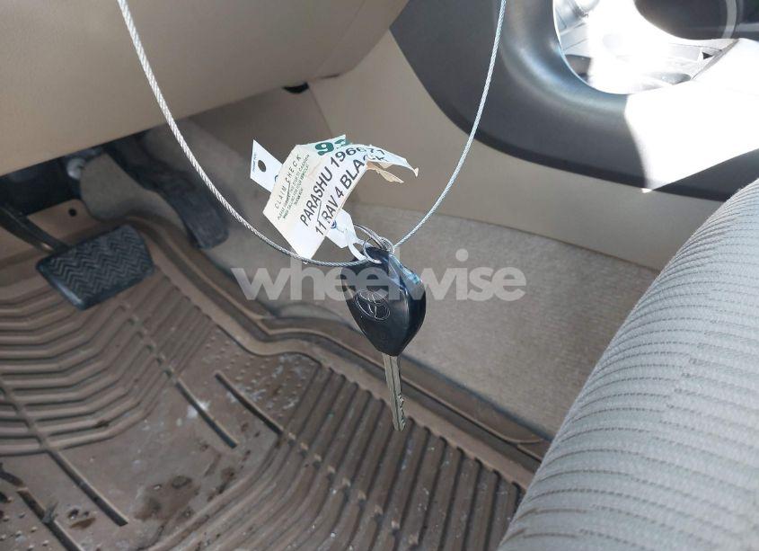 Photo 11 of 2011 Toyota Rav4 (VIN 2T3BF4DV5BW149412)