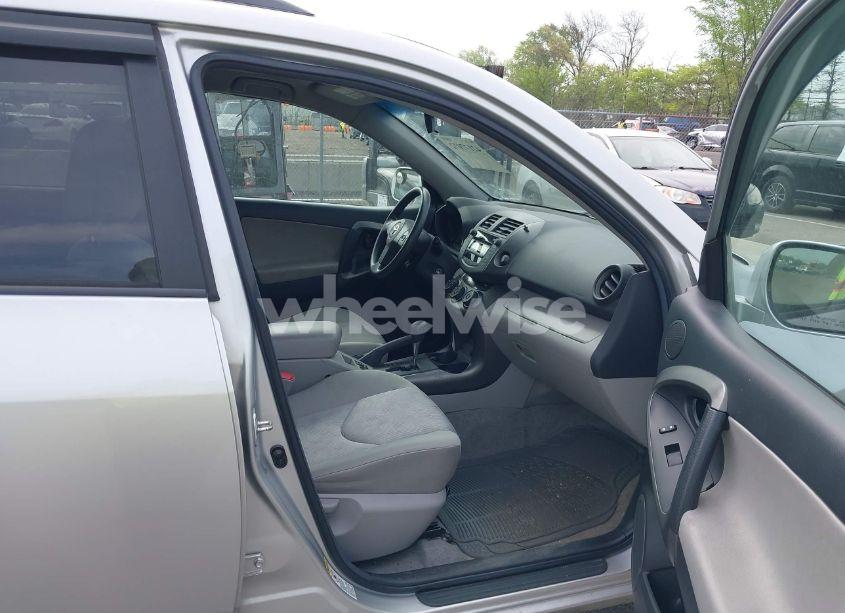 Photo 5 of 2011 Toyota Rav4 (VIN 2T3BF4DV6BW147376)